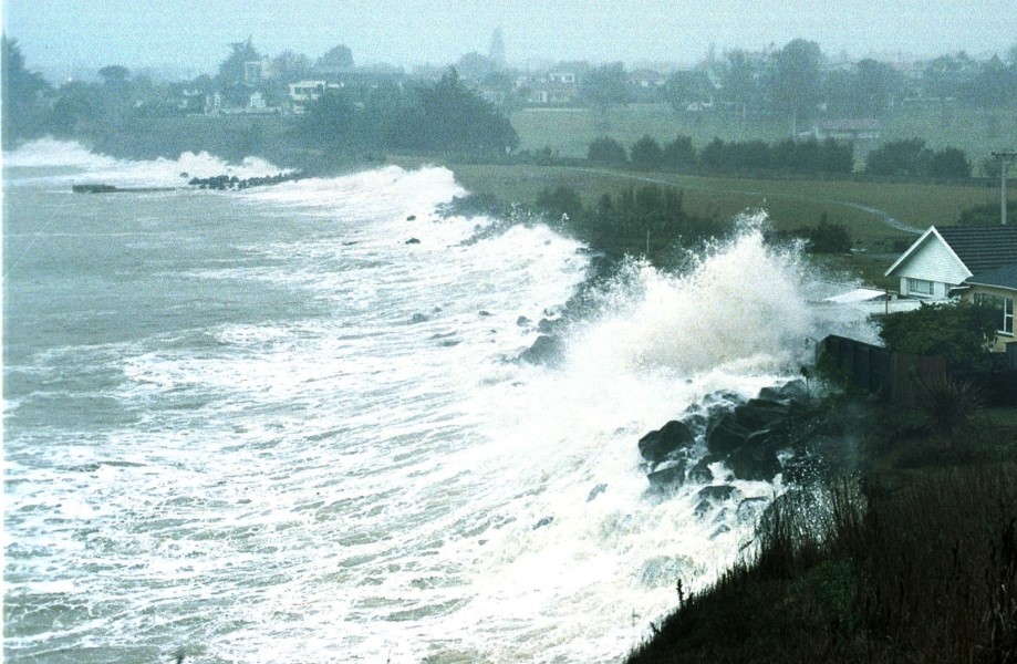 Rough seas at Timaru. Credit: NZ Herald